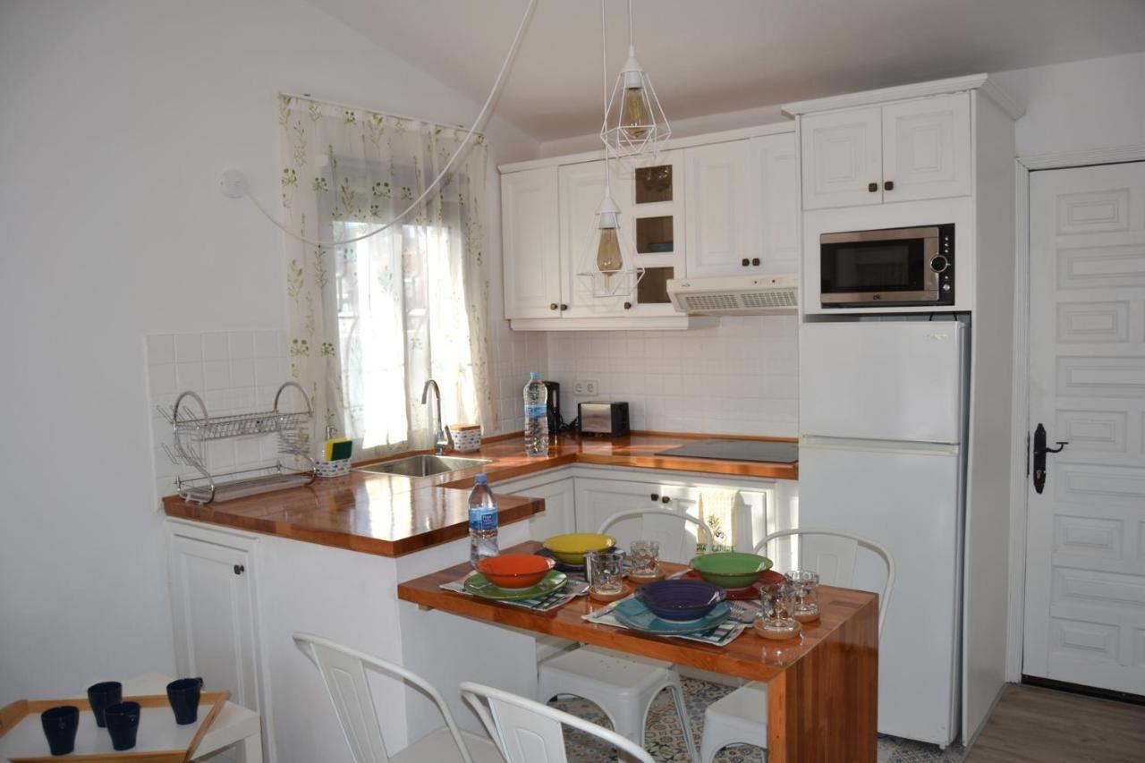 White Exclusive Bungalow. 2 Rooms, Garden & Pool. มาสปาโลมาส ภายนอก รูปภาพ