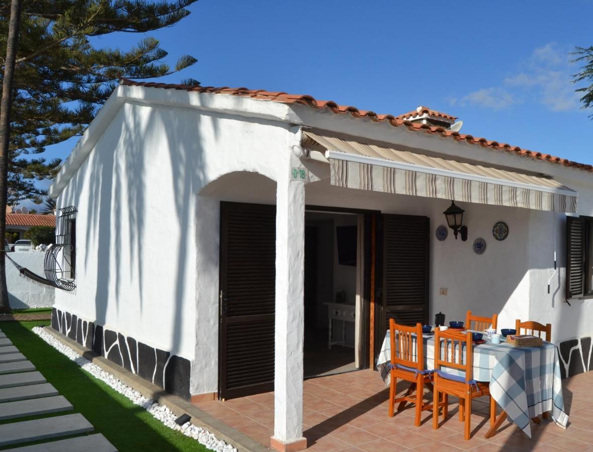 White Exclusive Bungalow. 2 Rooms, Garden & Pool. มาสปาโลมาส ภายนอก รูปภาพ